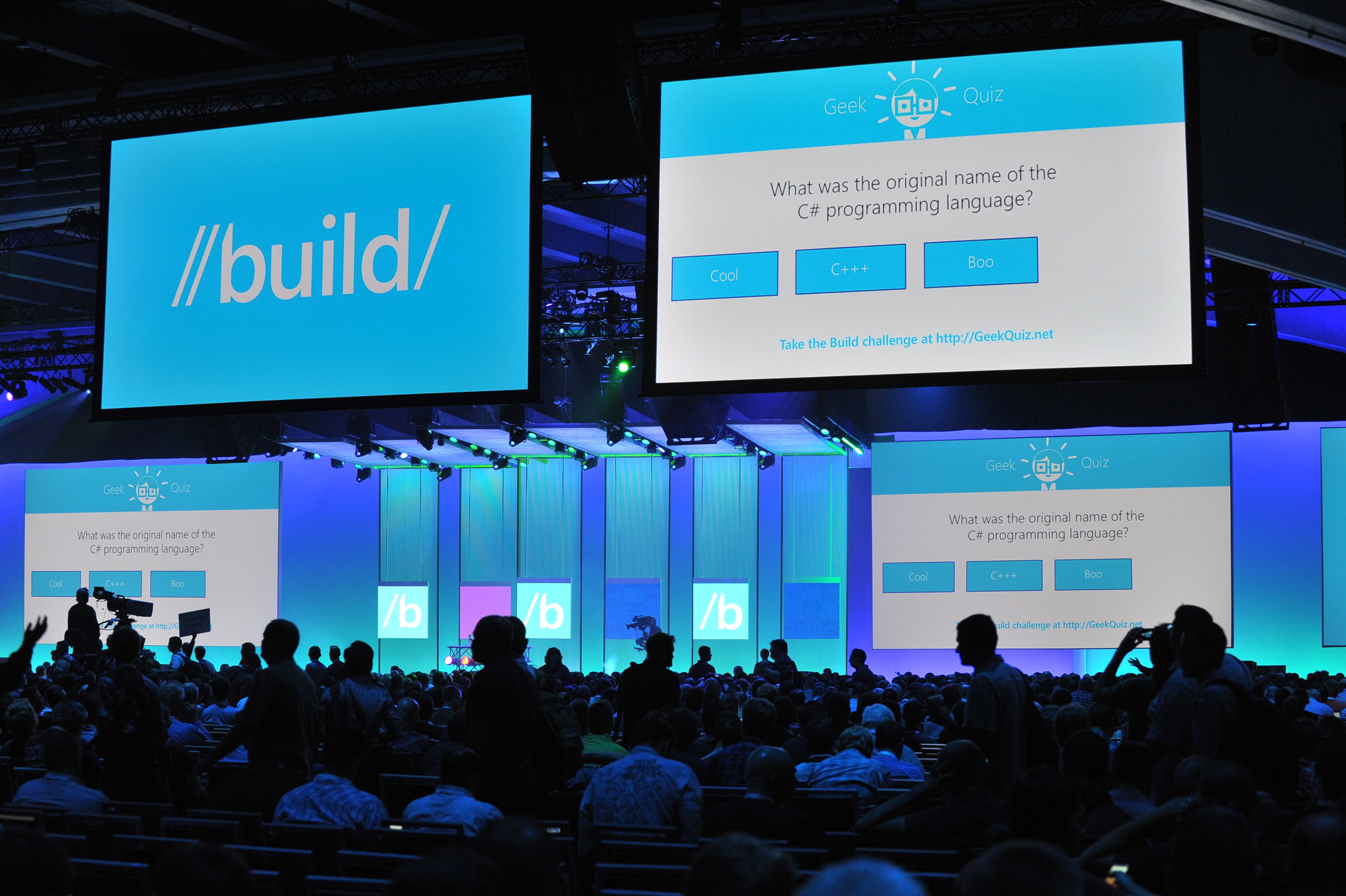 Microsoft definitions. Конференция Microsoft. Microsoft build. Конференция Microsoft Bing. Конференция Blue hat Microsoft.
