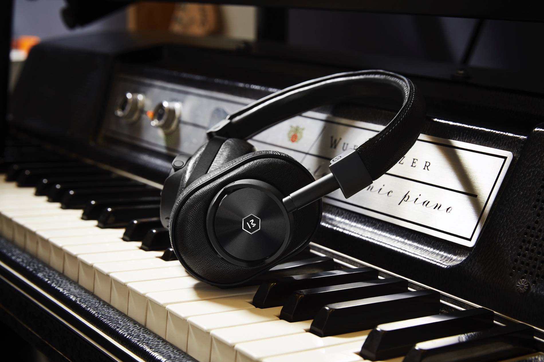 Exclusive: Master & Dynamic’s MW60 Confirmed For Oz