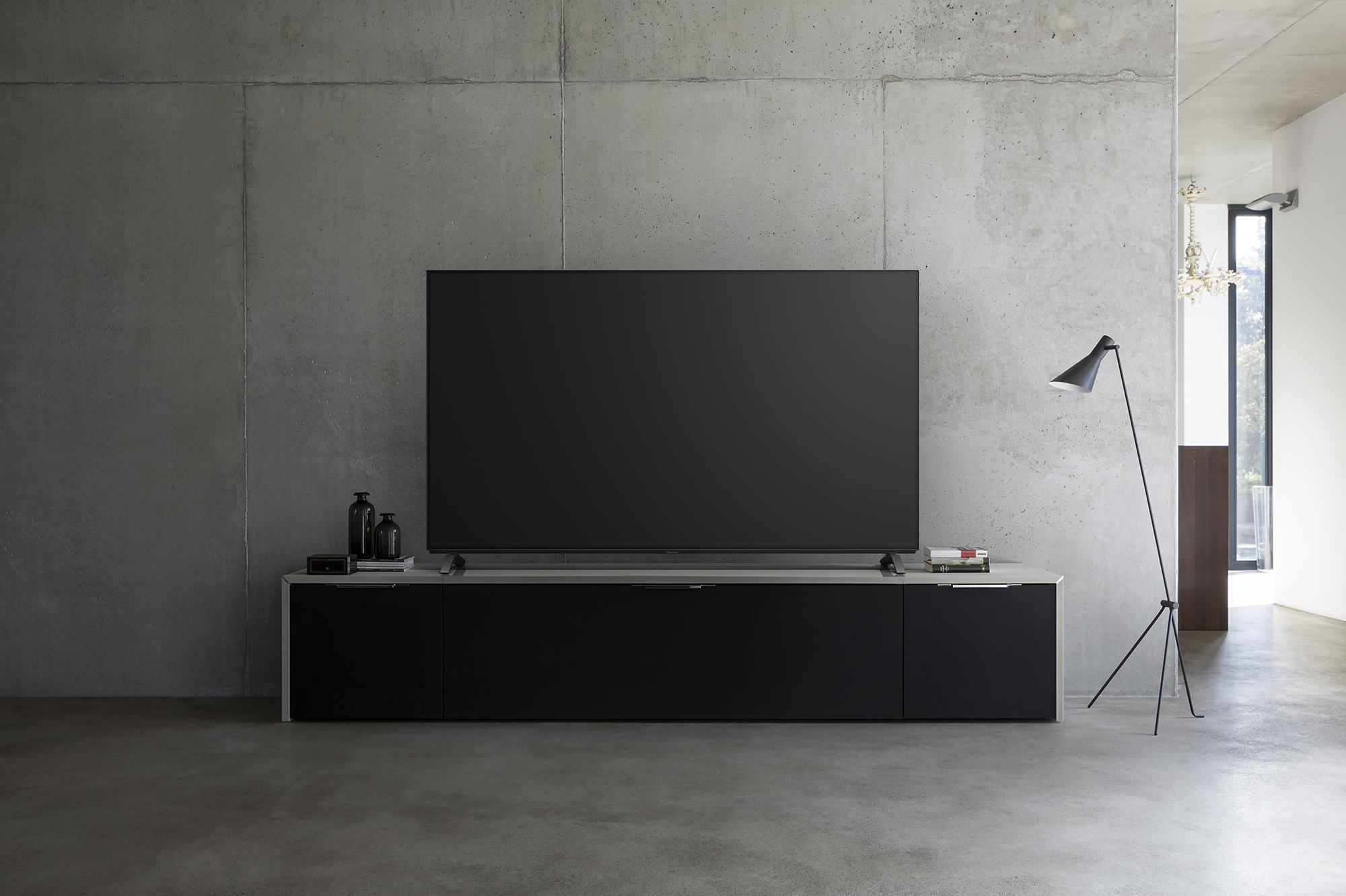 REVIEW: Panasonic OLED Tempts The Plasma Faithful