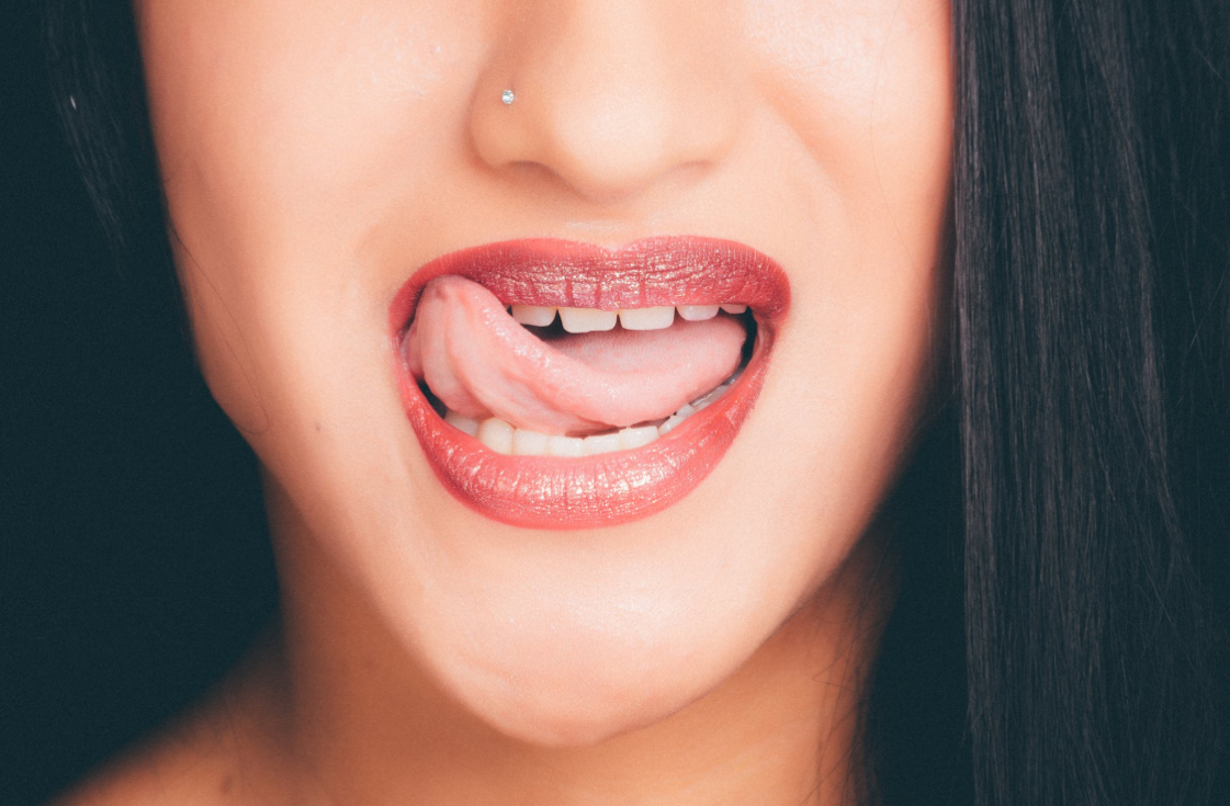 New Teeth Sensor Set To Replace Fitbit & Fitness Trackers?
