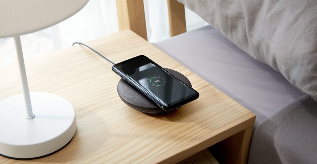 New Samsung Charger Takes On Apple AirPower