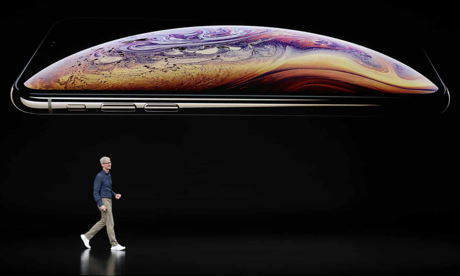 COMMENT: Apple Masters At Sucking In Status Symbol Consumers