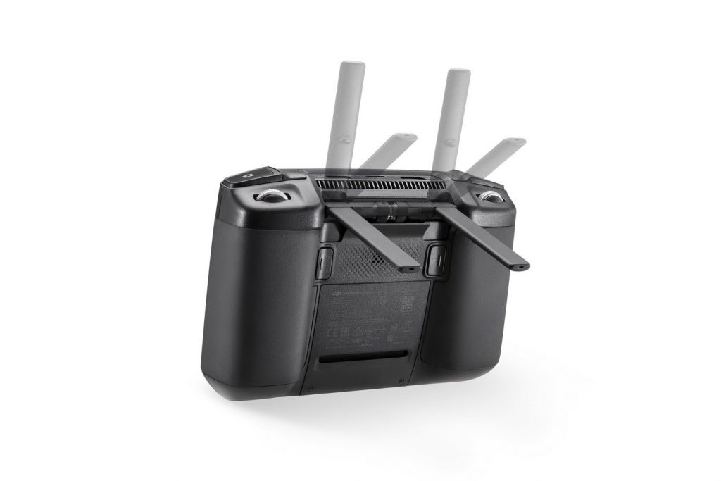 DJI SMart Controller for Mavic 2 drones6 CES 2019: DJI Reveal Smart Controller with Built In Display