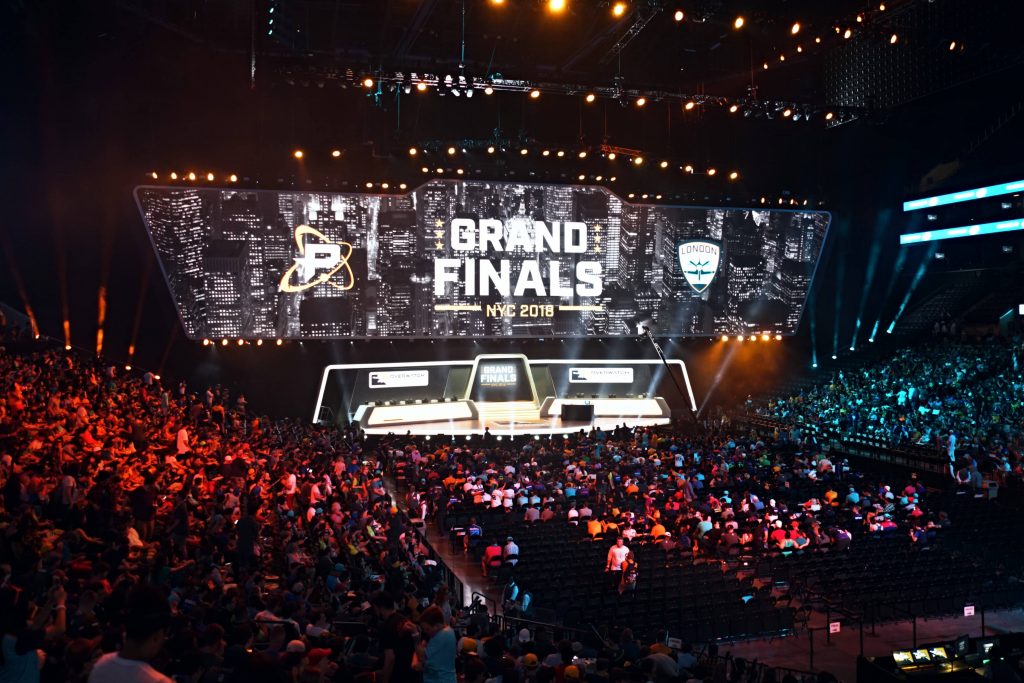 Gender Bender Play, Rocks eSports Gaming World
