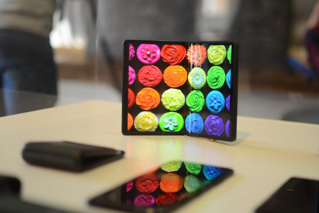 TCL To Release Sub $1,500 Foldable Phone In 2020