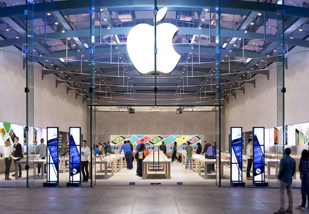 Apple store iPhone SE Successor Rumoured 2020
