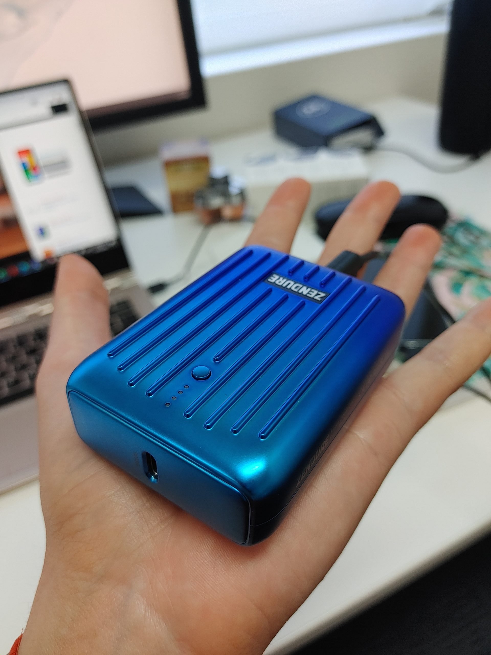 1 1 scaled Review: Don’t Be Fooled By The Size Of Zendure’s SuperMini Battery – It’s Tiny But Powerful