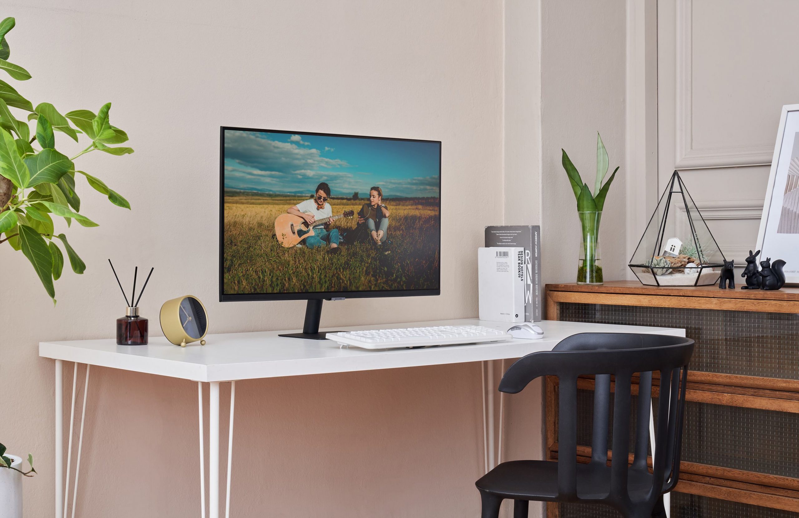 Smart Monitor Press Release dl2F scaled Samsung Puts Smart TV Tech In New Monitor