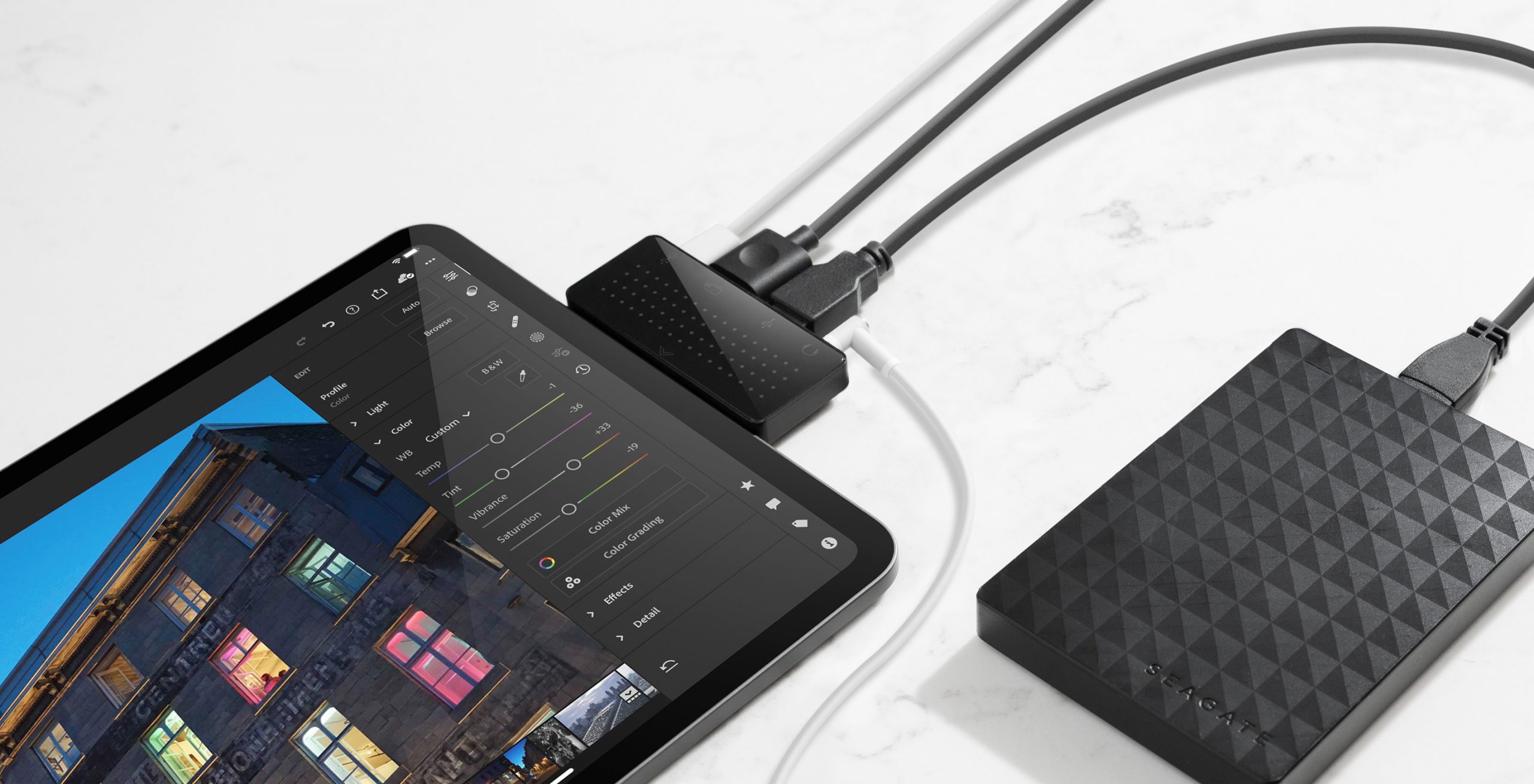 %name StayGo Mini Adds USB C, HDMI, Headphone Jack To iPad, MacBooks