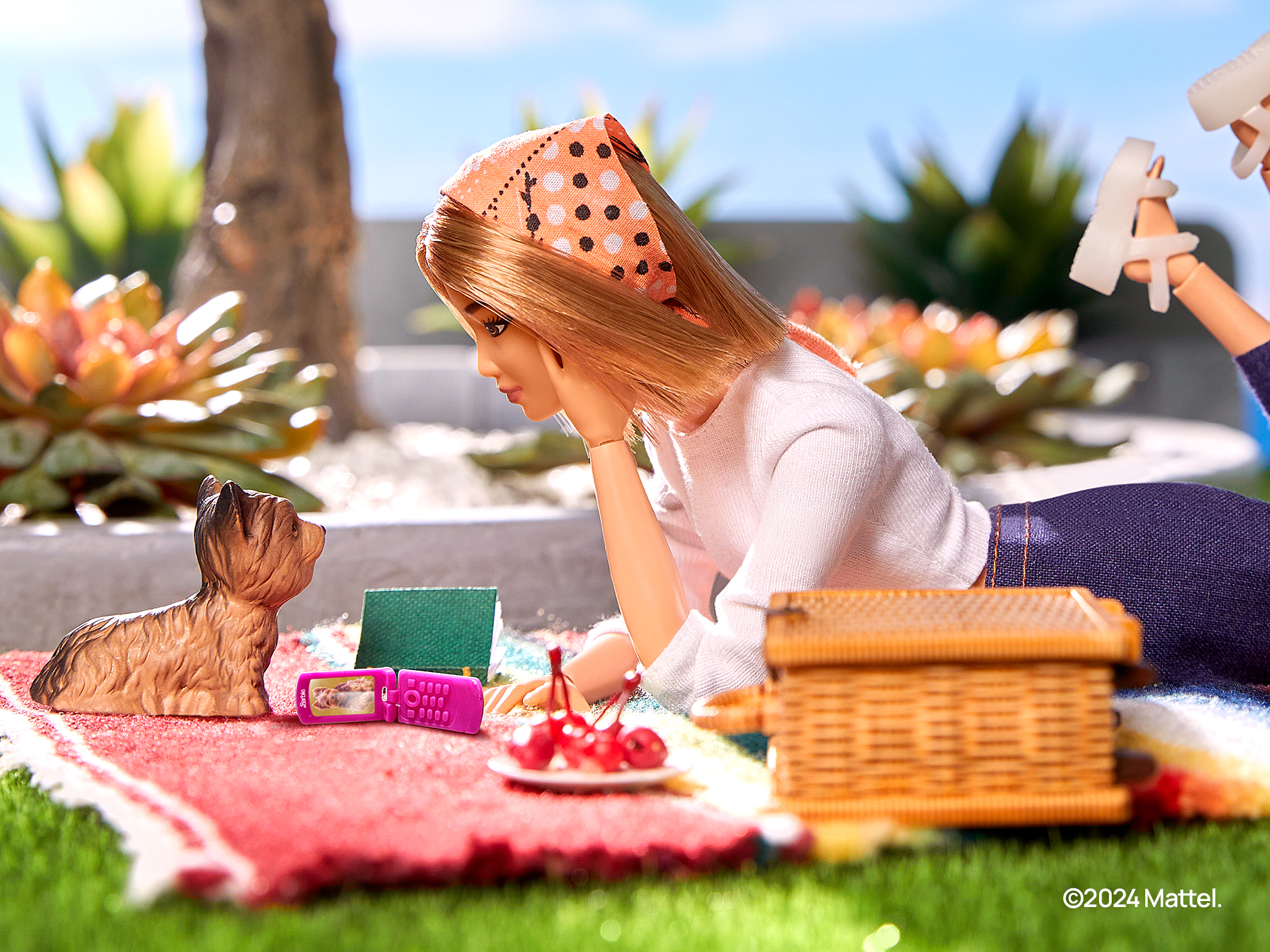 Barbie gets an HMD feature phone.