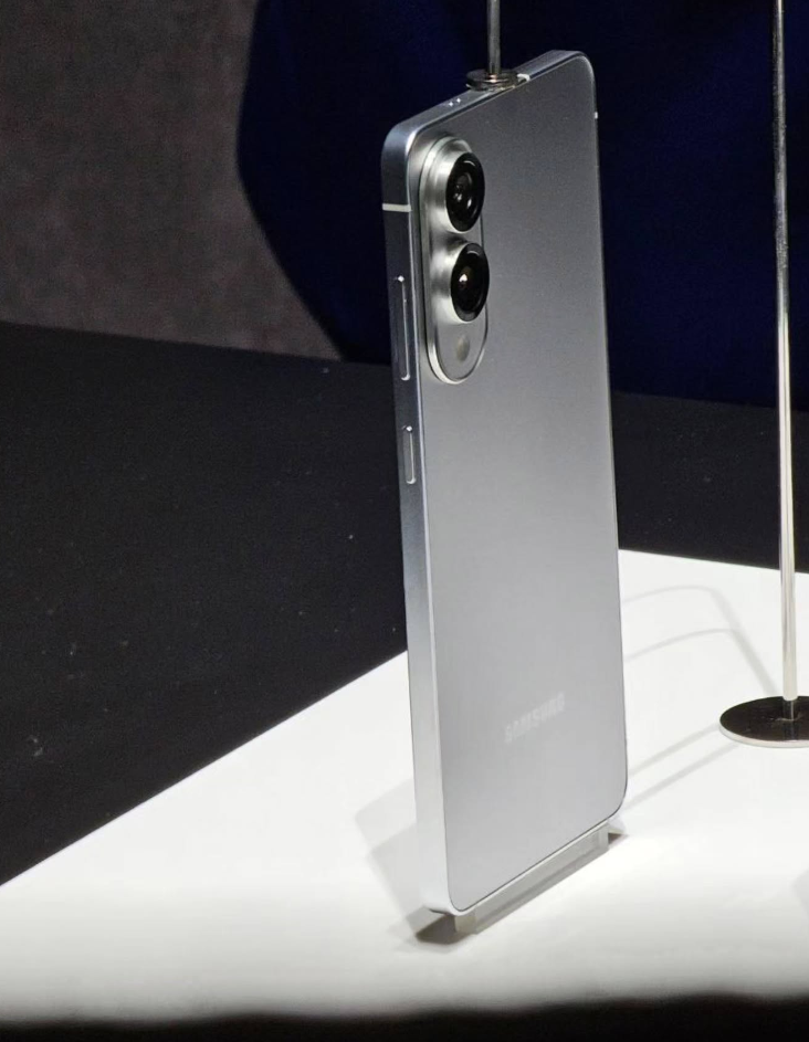 Screen Shot 2025 01 23 at 1.09.59 pm Leak Reveals New Material For Samsung Galaxy S25 Edge