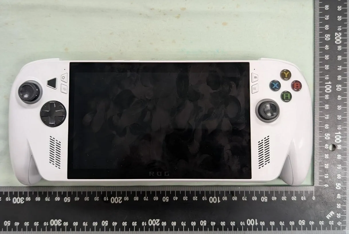 Leaked Photos Reveal Xbox-Branded Asus ROG Ally 2 Handheld