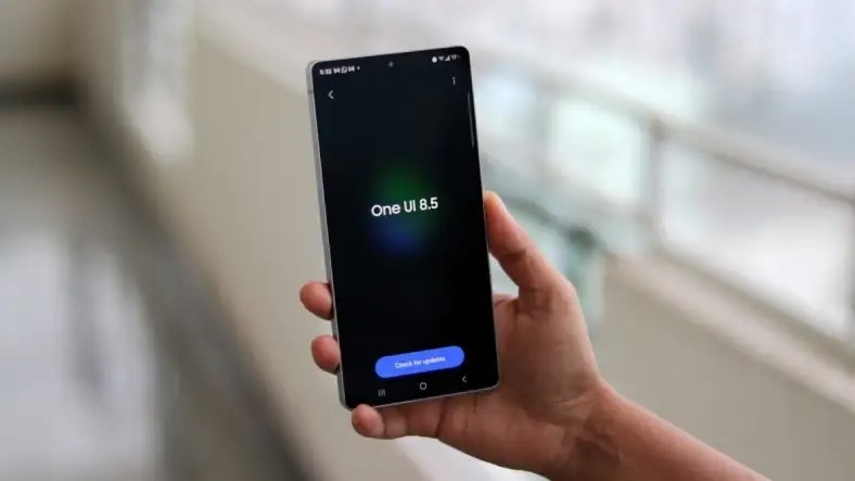 Leaked Samsung Update Makes Flashlight Control More Convenient