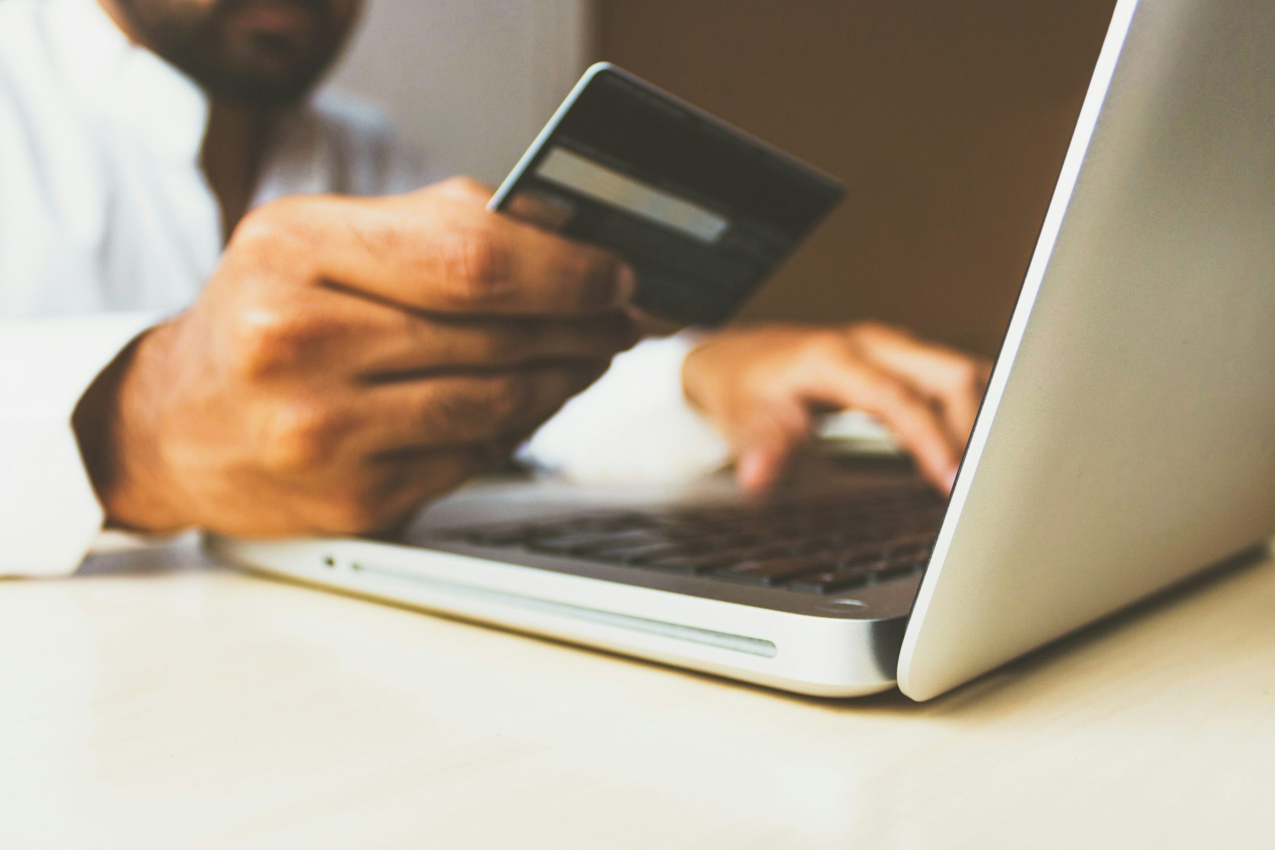 Shopping Scams Surge as Aussies Lose Nearly $260m in 2025