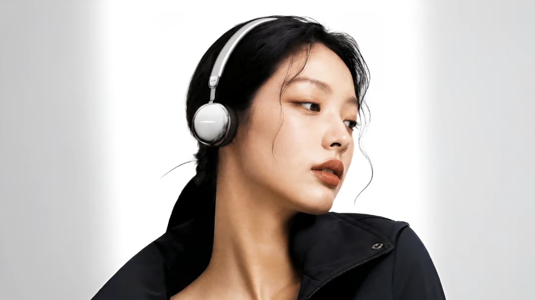 Edifier’s New Budget Headphones Feature Built-In Lyrics Display on Earcups