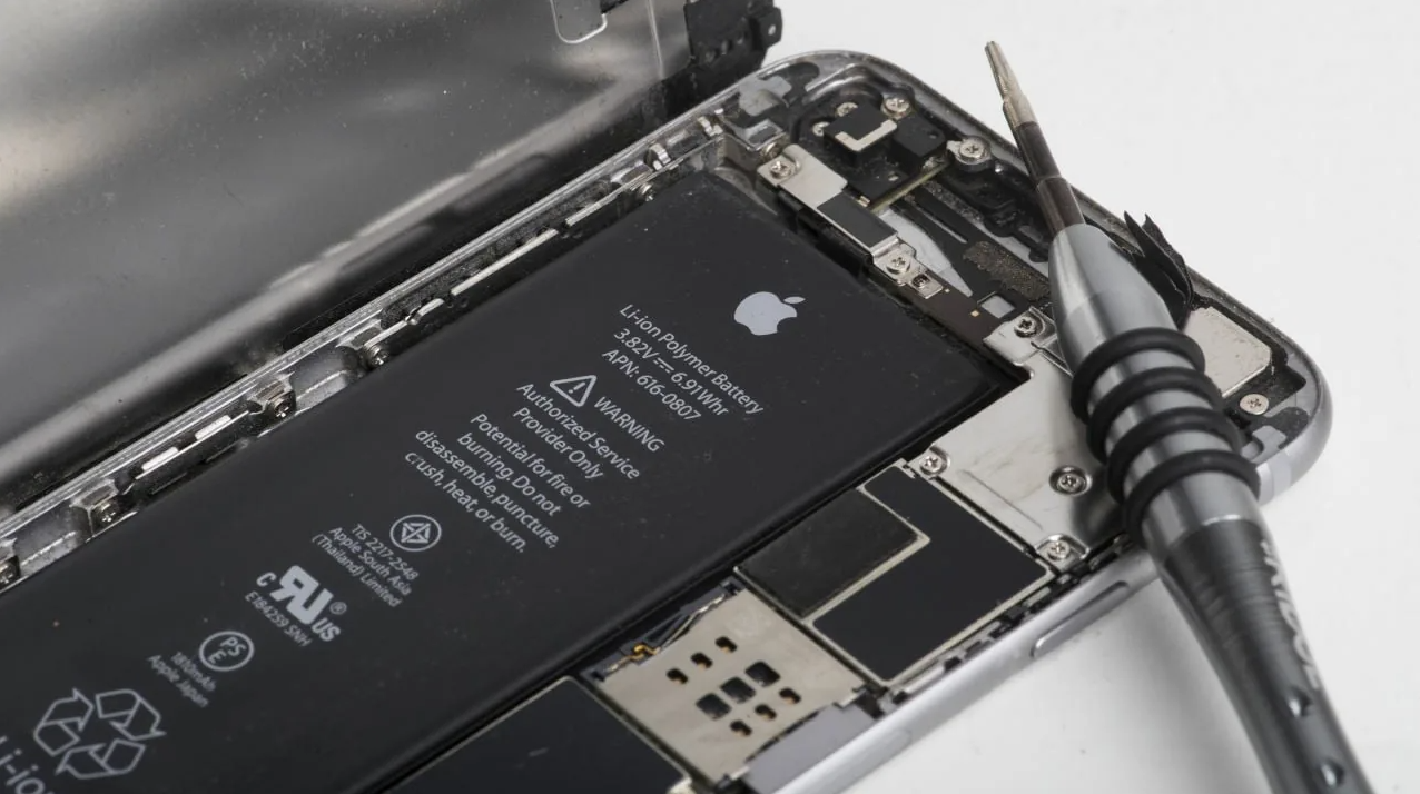 User-Replaceable Batteries Are Set For A Comeback